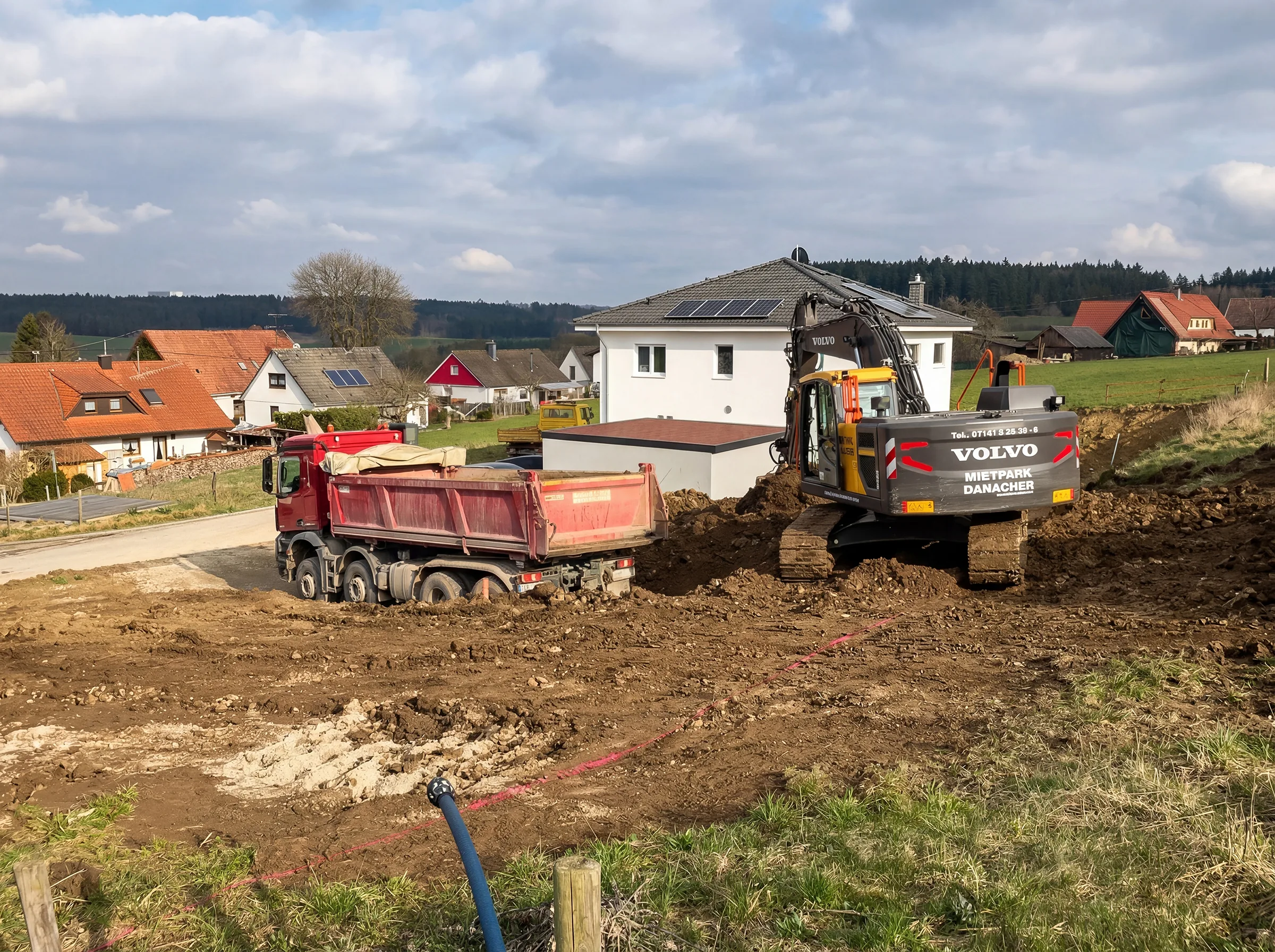 Tiefbauarbeiten mit Bagger und Erdaushub